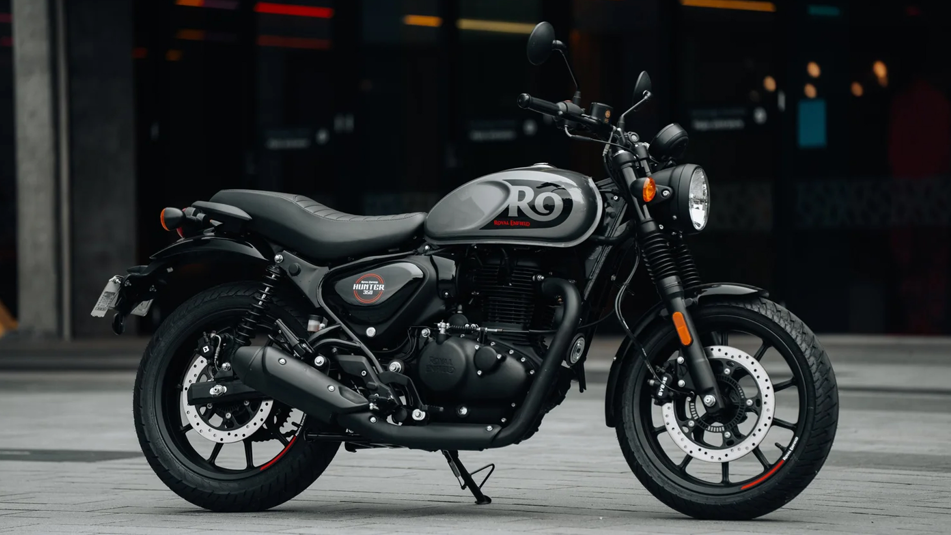 royal-enfeild_0002_Layer 3