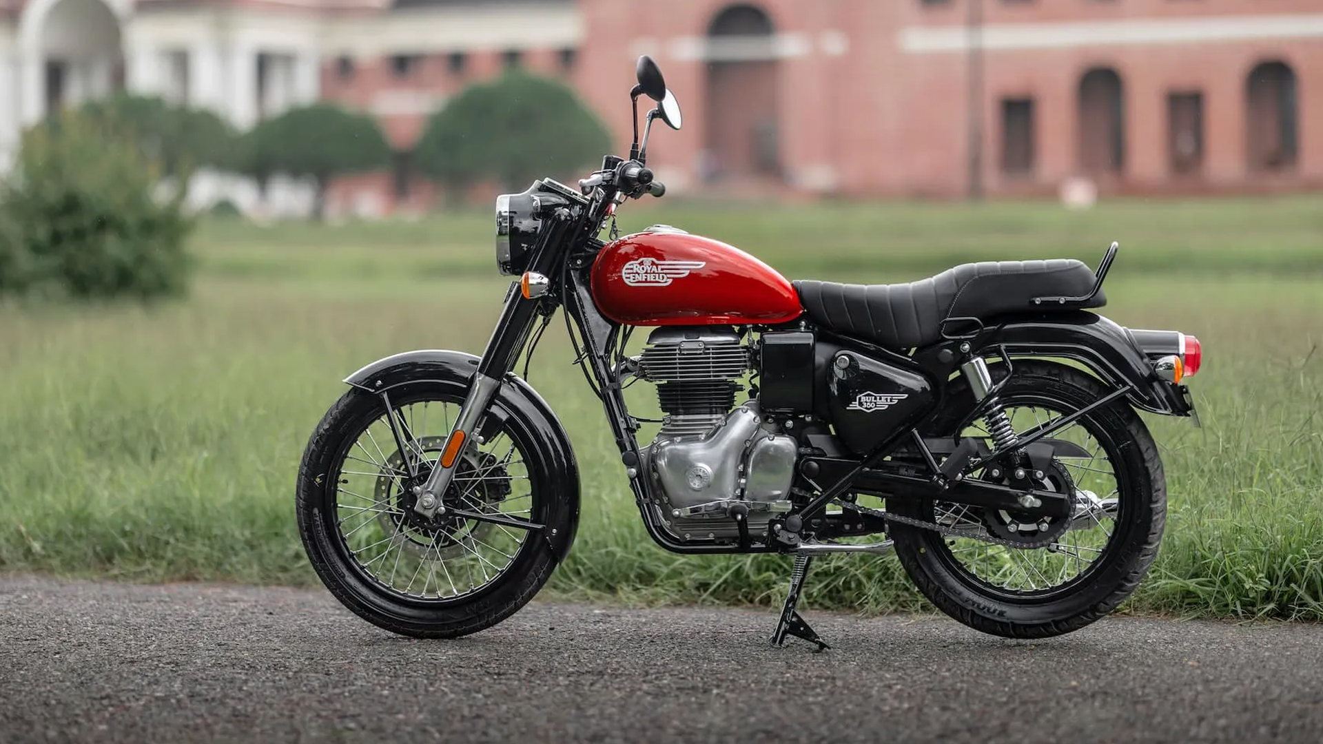 royalenfield-classic_0001_Layer 4