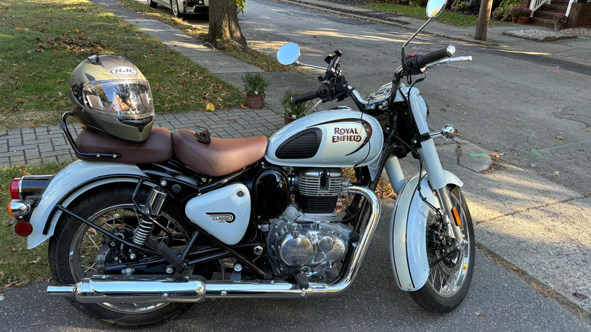 royalenfield-classic_0003_Layer 2